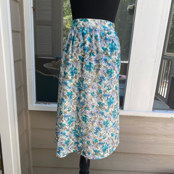 Vintage Dresses & Skirts - Vintage 70s 80s Shiny Highwaist Floral Aline Skirt